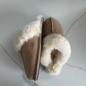 NWOT UGG Scuffette II Slipper